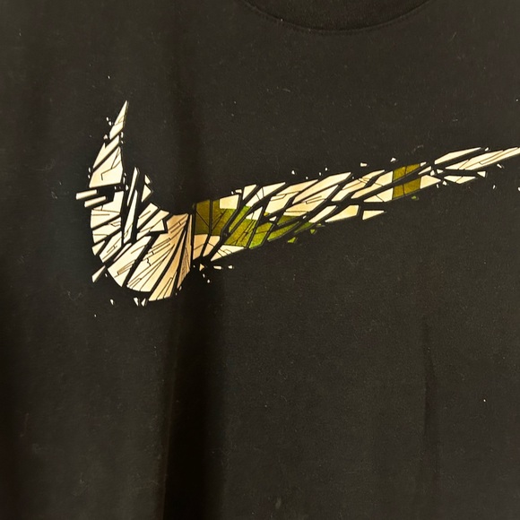 Nike Gradient Logo Shirt - Picture 2 of 5